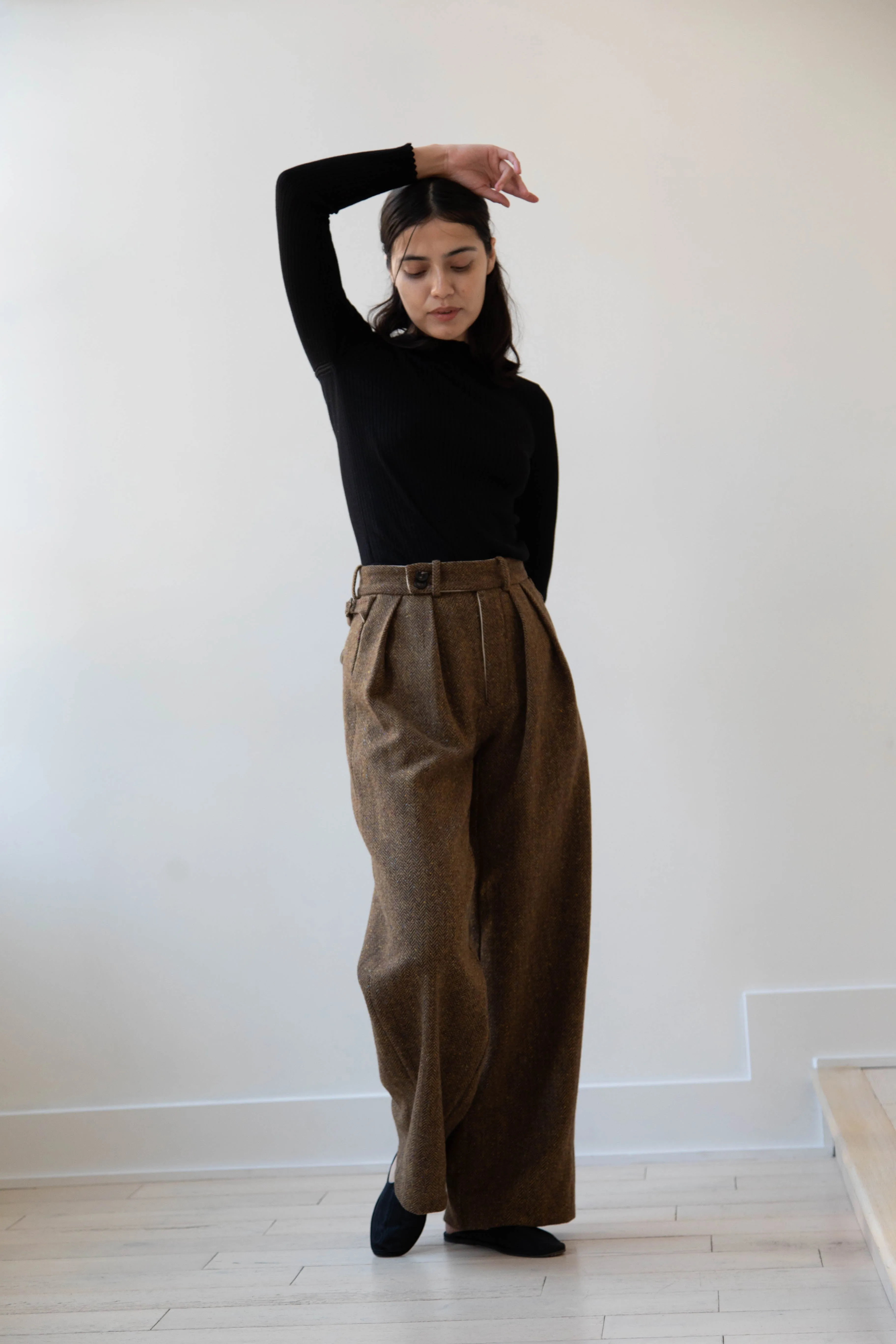 Seventyfive | Pleated Trouser in Donegal Herringbone