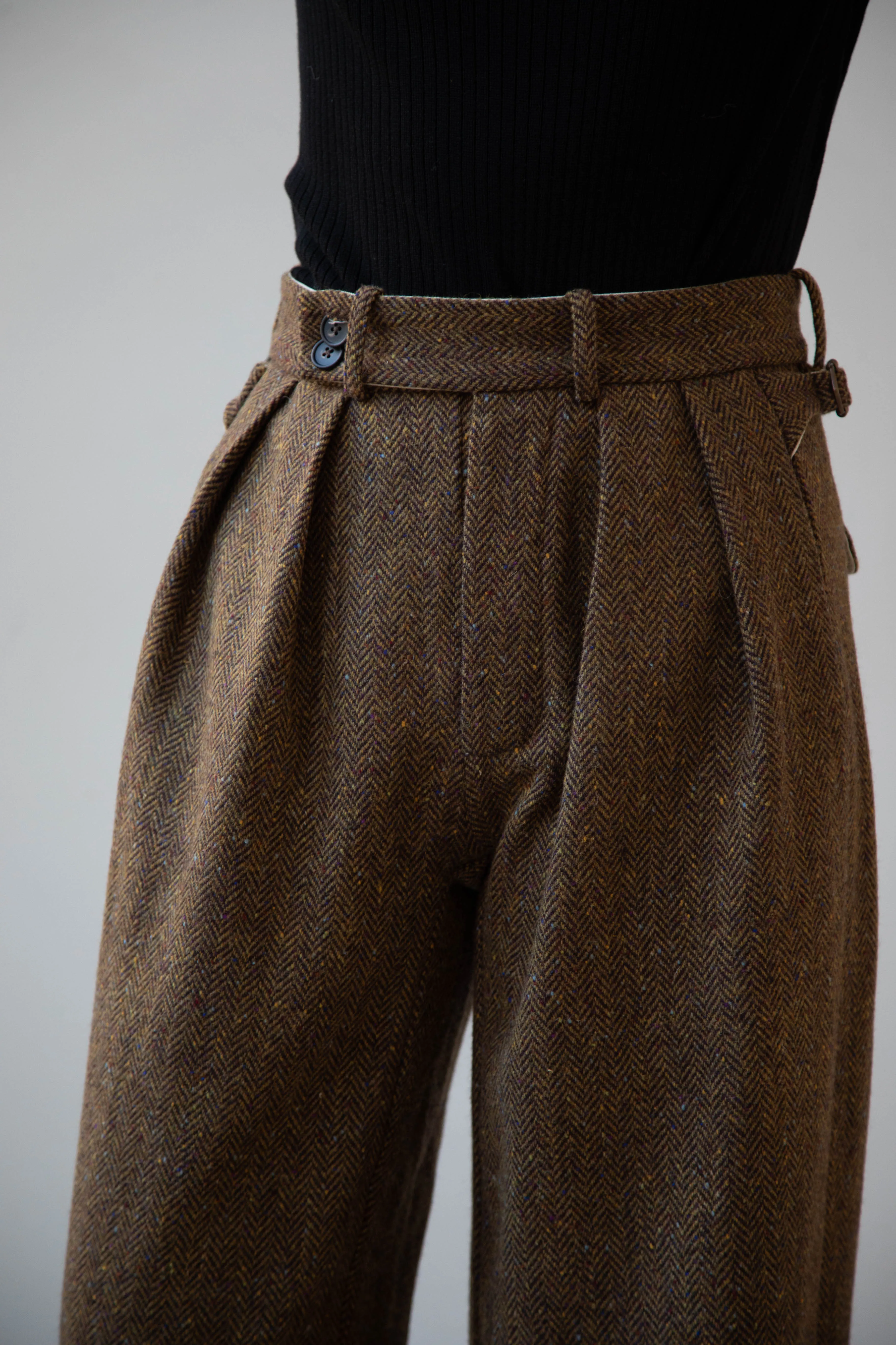 Seventyfive | Pleated Trouser in Donegal Herringbone