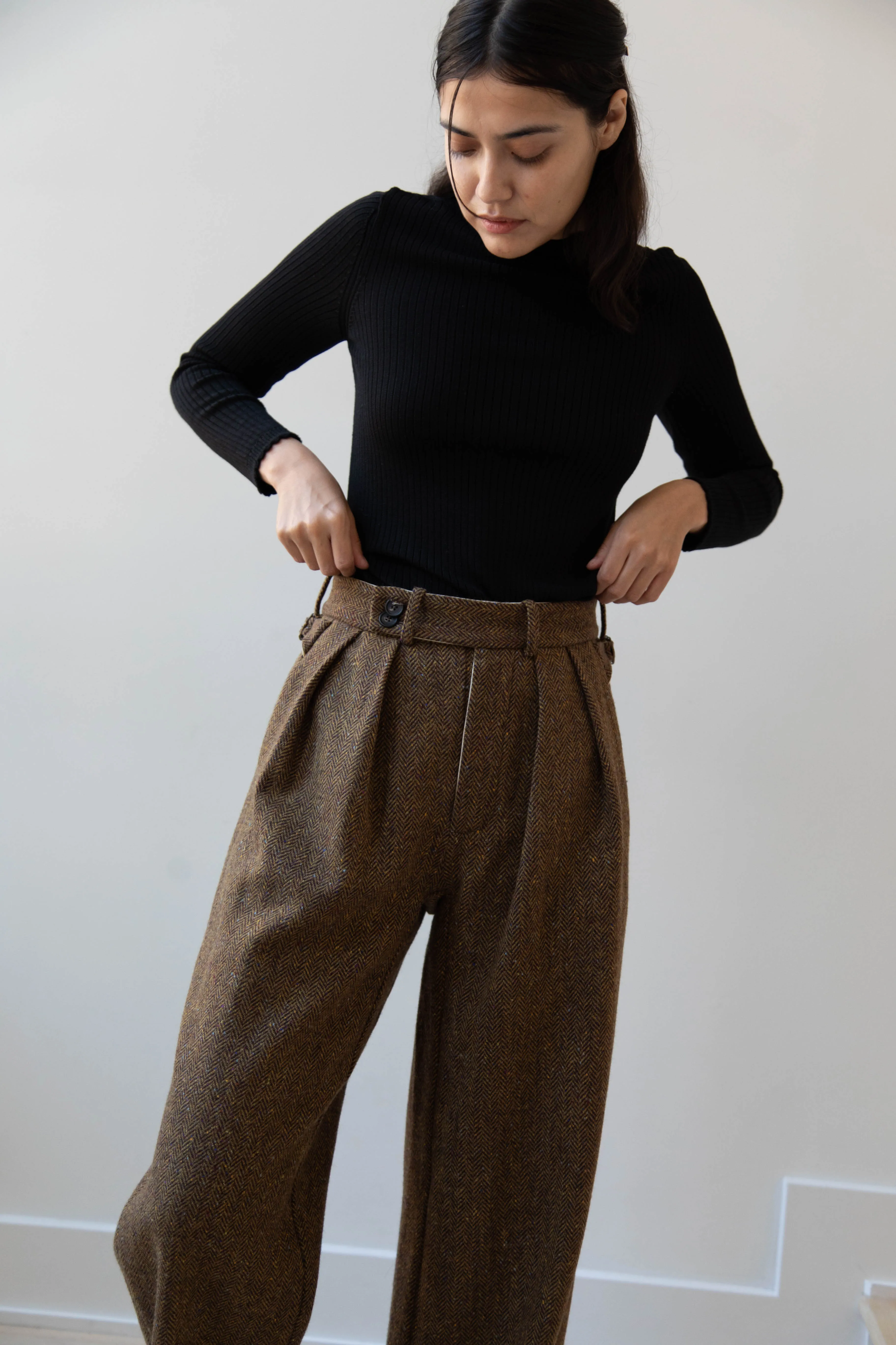 Seventyfive | Pleated Trouser in Donegal Herringbone