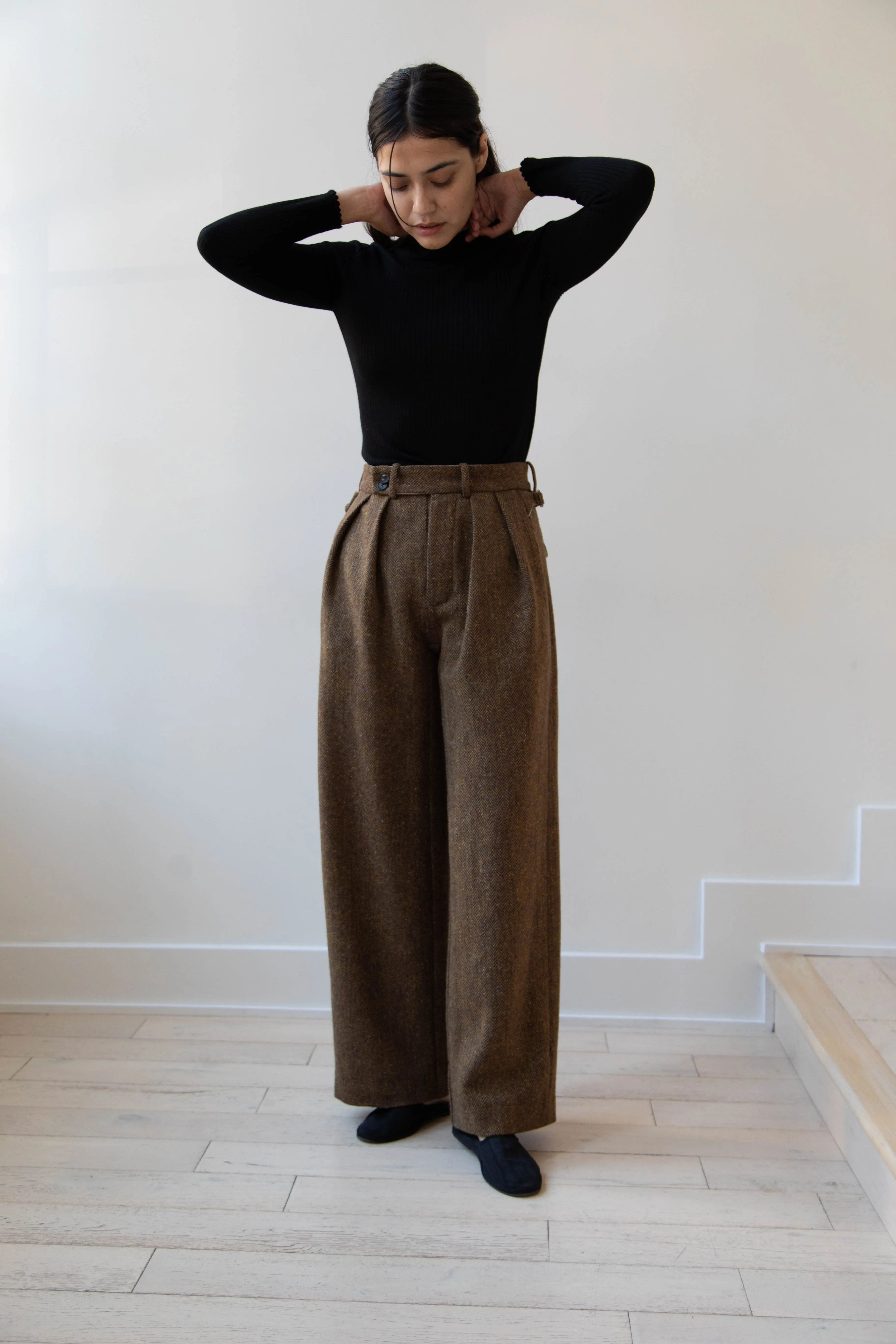 Seventyfive | Pleated Trouser in Donegal Herringbone