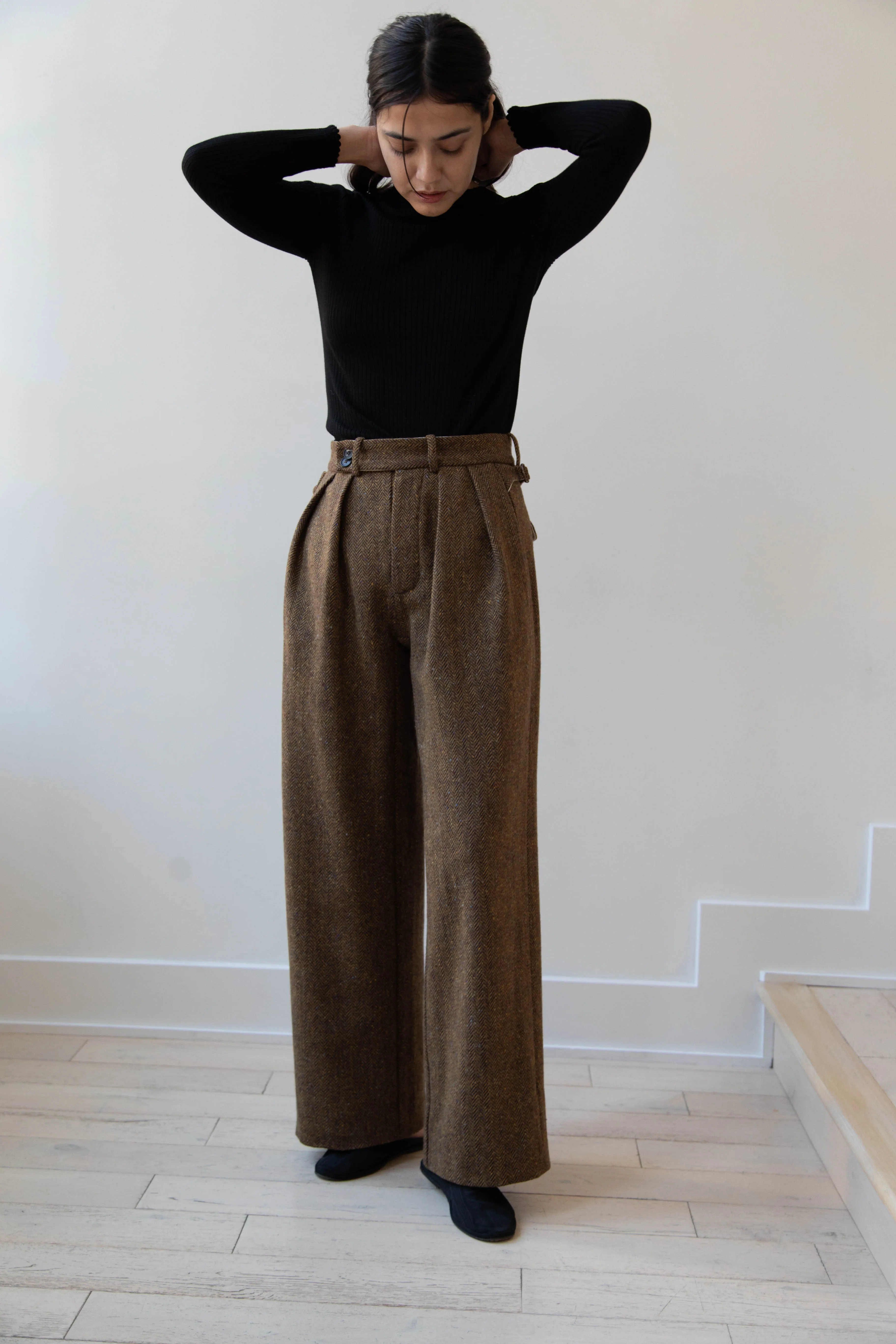 Seventyfive | Pleated Trouser in Donegal Herringbone