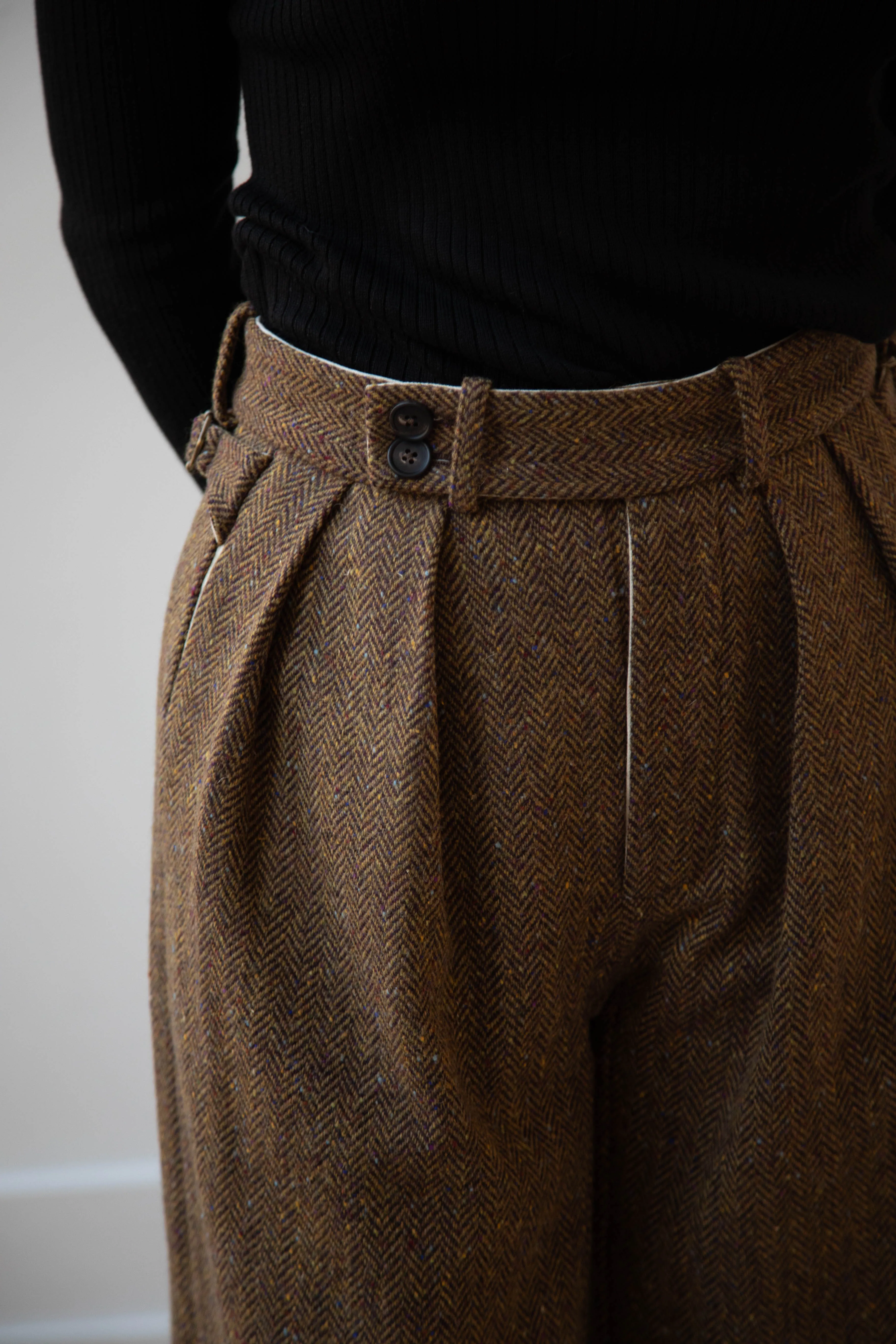 Seventyfive | Pleated Trouser in Donegal Herringbone